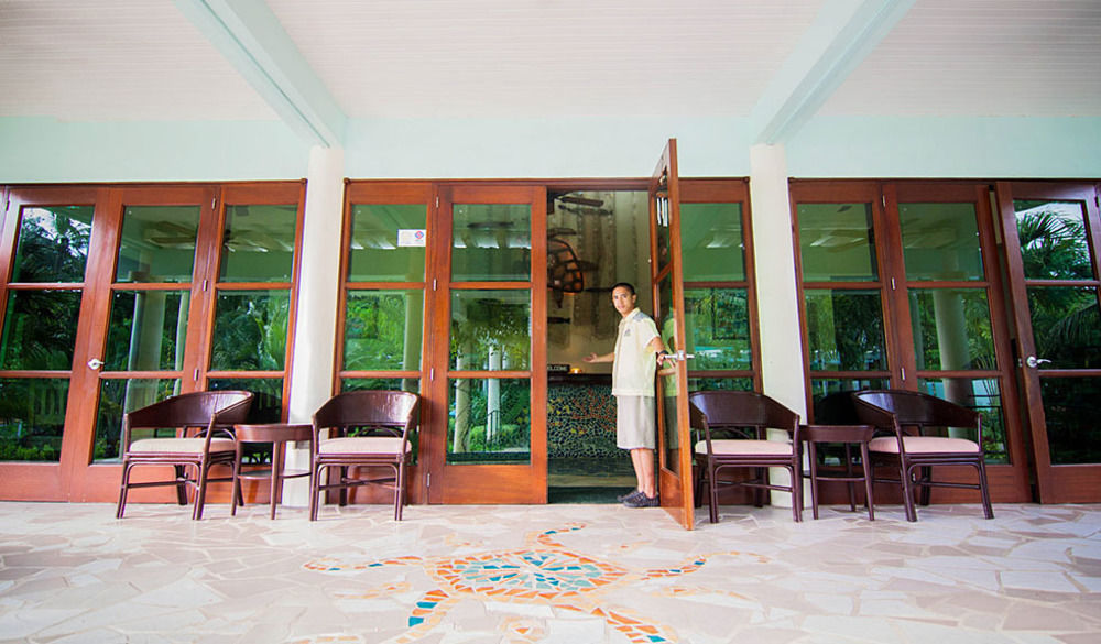 Camayan Beach Resort Hotel Subic Bay Exterior foto